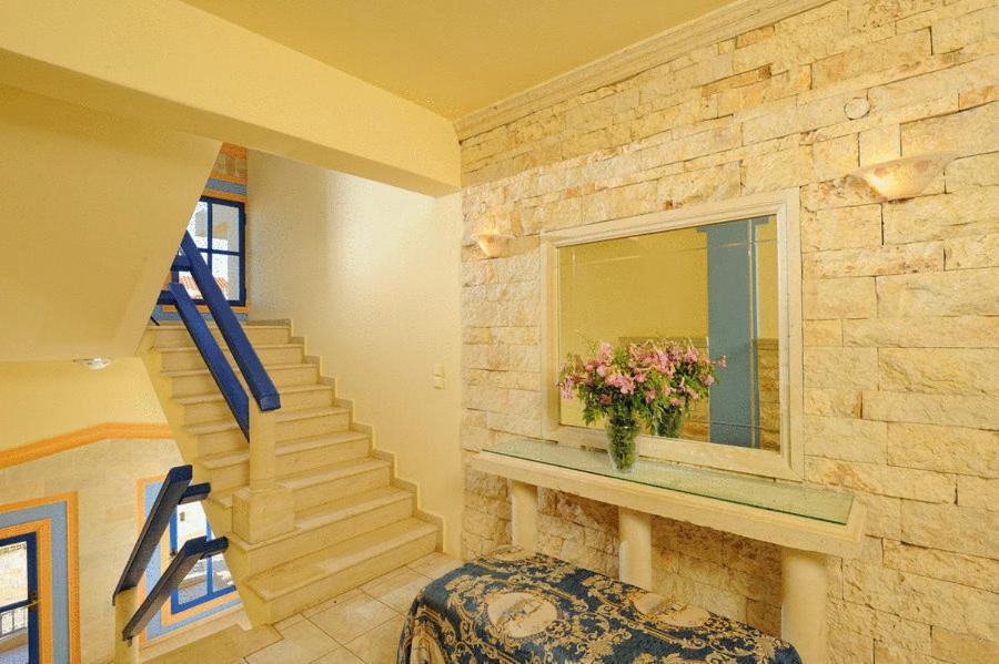 Parthenis Hotel & Suites มาเลีย ภายนอก รูปภาพ