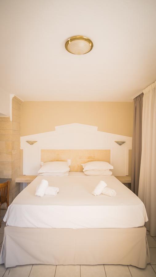 Parthenis Hotel & Suites มาเลีย ภายนอก รูปภาพ