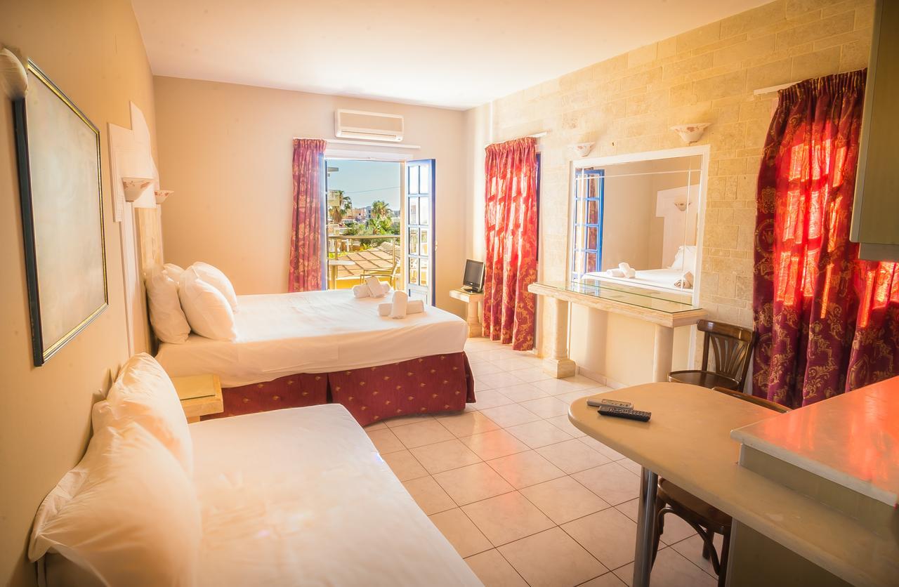 Parthenis Hotel & Suites มาเลีย ภายนอก รูปภาพ